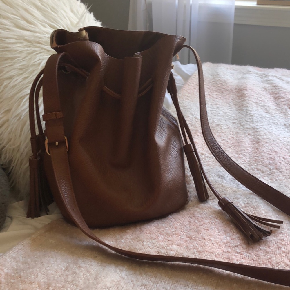 AE bucket bag